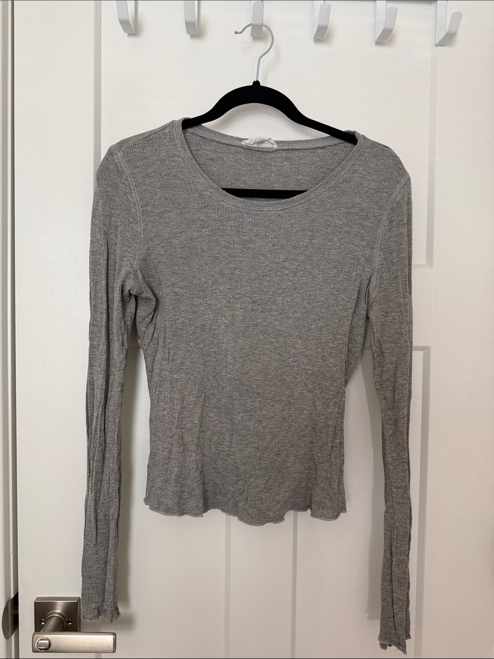 Carly Jean Los Angeles Heather Gray Long-Sleeve Crewneck Top